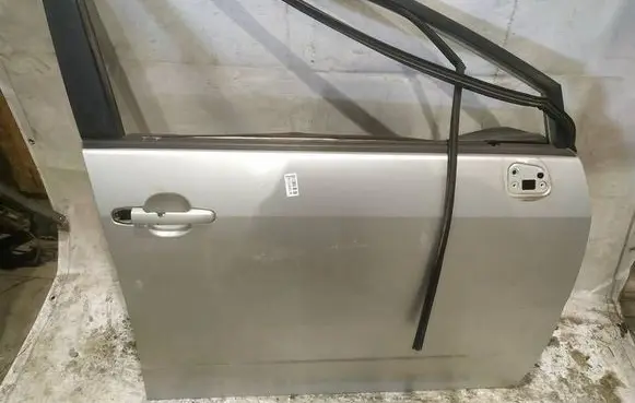 Toyota Corolla Verso AR10 Front door PILKOS