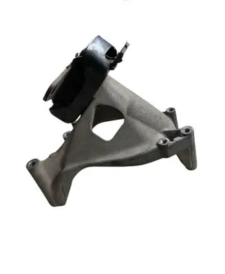 Engine mount bracket