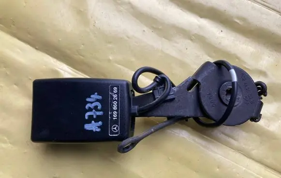Mercedes-Benz A W169 Rear seatbelt buckle 1698602669