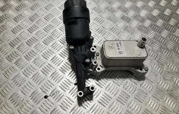 Mercedes-Benz GLA W156 X156 Engine oil radiator A6511801065