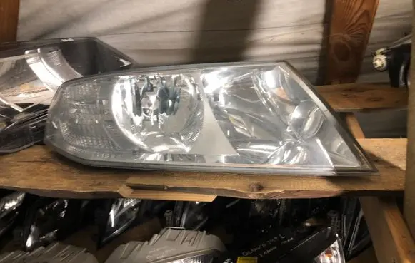Skoda Octavia Mk2 (1Z) Headlight/headlamp 1z1941016 3575