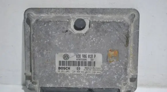 Volkswagen PASSAT B5 Engine control unit/module 038906018P