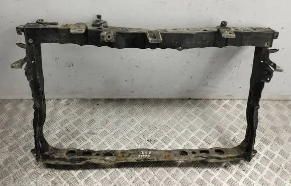 Toyota Auris 150 Radiator support slam panel