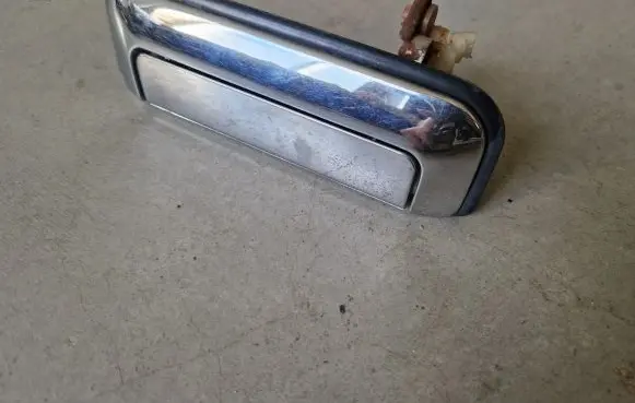 Mitsubishi Pajero Sport I Front door exterior handle