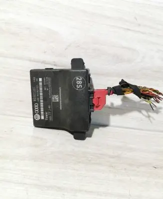 Volkswagen Touran I Gateway control module 1K0907530E 1K0907951