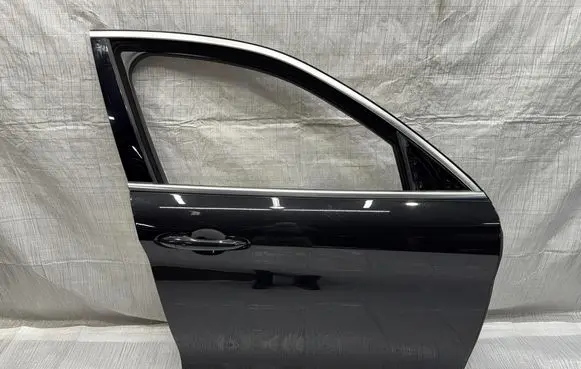 Alfa Romeo Stelvio Front door