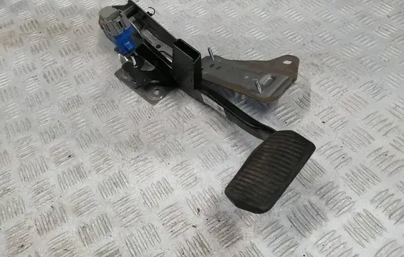 Ford Focus Brake pedal BV612467HB 11932M04