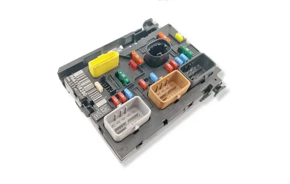 Peugeot 307 Fuse module 9661708280