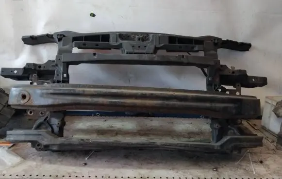 Volkswagen Touran I Radiator support slam panel