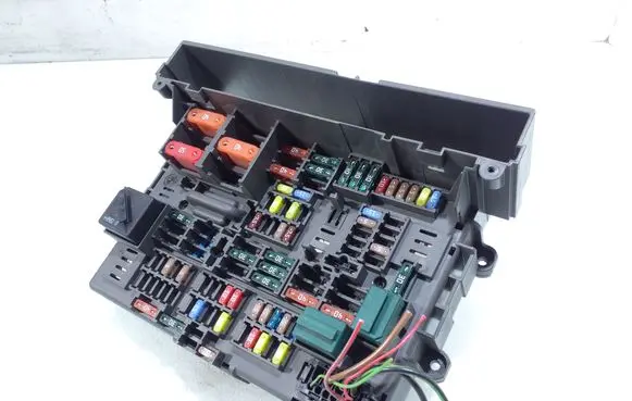 BMW 1 E81 E87 Fuse module 9119444