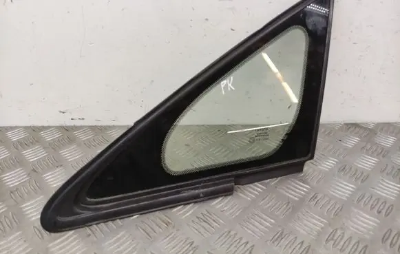 Toyota Verso Front door vent window glass four-door 
