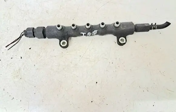 Toyota Corolla Verso AR10 Fuel main line pipe