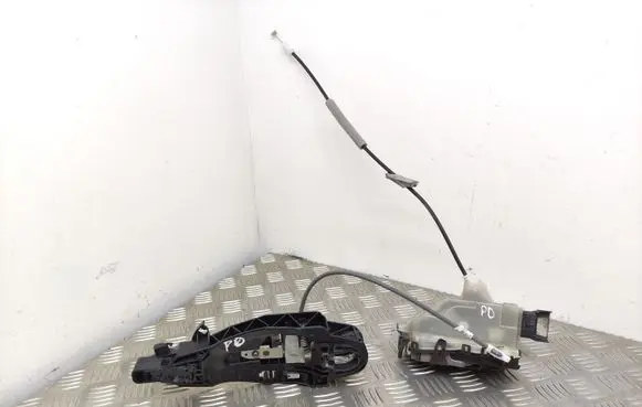 Citroen C3 Front door lock 16942937