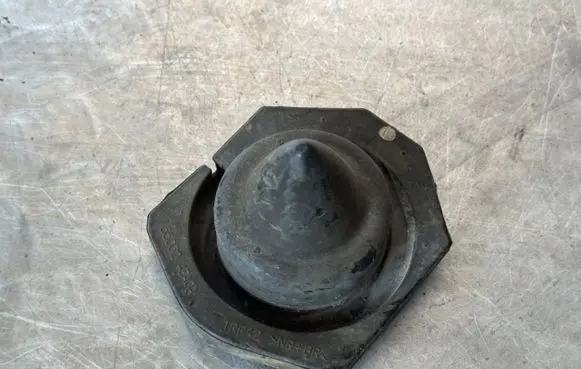 Renault Kadjar Rear coil spring rubber mount 550324EA0A