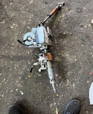 Steering wheel axle set