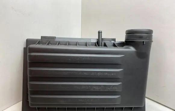 Volkswagen Golf VII Air filter box cover 