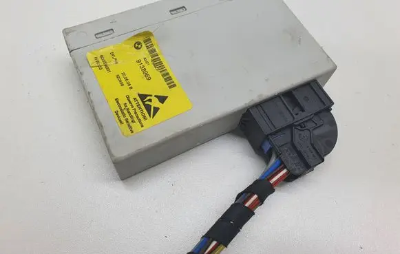 BMW 5 E60 E61 Central console control unit 9138969