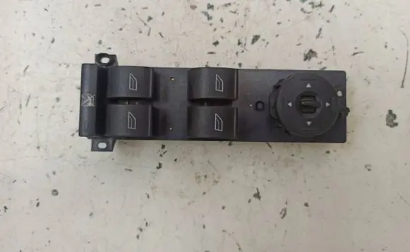 Ford Focus Quarter vent window switch 3M5T-14A132-AF