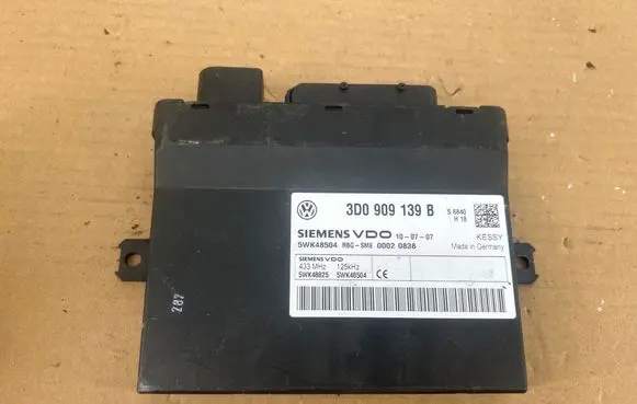 Volkswagen Touareg I Keyless (KESSY) go control unit/module 3D0909139B 5WK48825 5WK48504