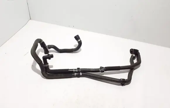 Engine coolant pipe/hose