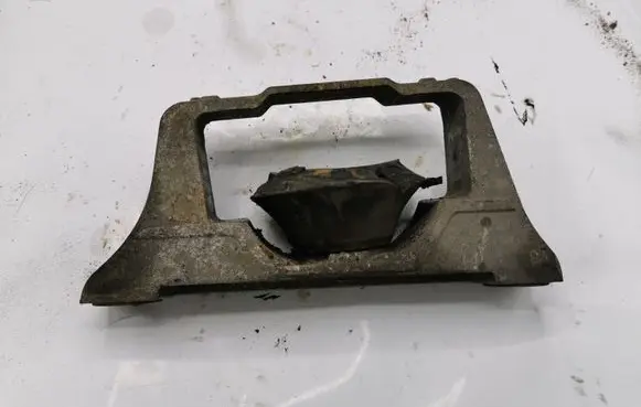 Ford Focus Engine mounting bracket NOCODE