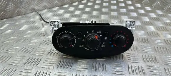 Dacia Sandero Climate control unit 5S4741000 5P3741300