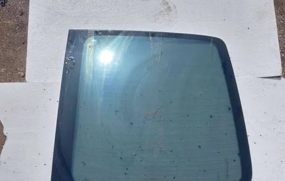 Volkswagen Transporter - Caravelle T5 Loading door trunk window/glass 43R001057