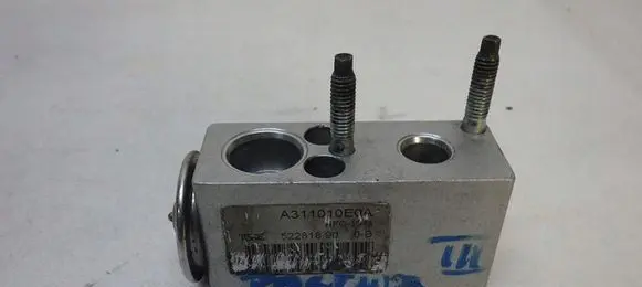Peugeot Partner Air conditioning (A/C) expansion valve 52281890