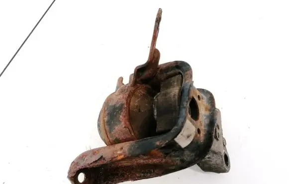 Toyota Corolla E120 E130 Engine mount bracket