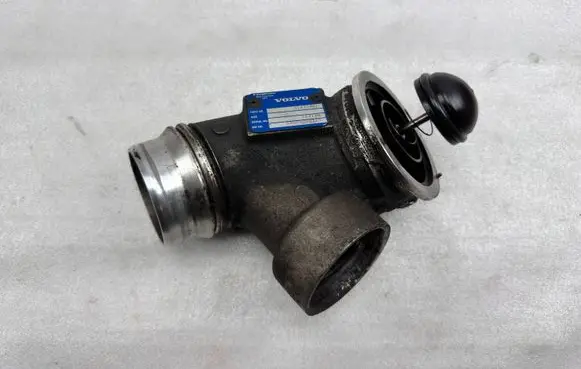 Volvo XC90 Turbo air intake inlet pipe/hose 31431981