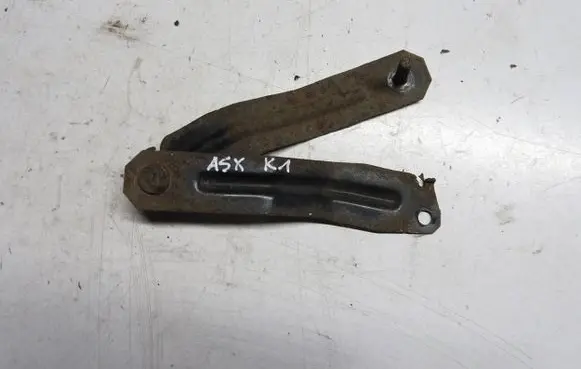 Mitsubishi ASX Intercooler pipe mounting bracket 