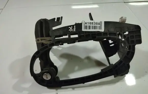 BMW 7 E65 E66 Front door lock (next to the handle) 