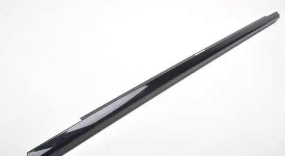 BMW 2 F44 Front door windshield rail 7483131