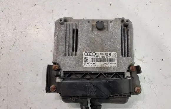 Audi A3 S3 8P Engine control unit/module 03L906018AB 1039S41703 03L906018AG
