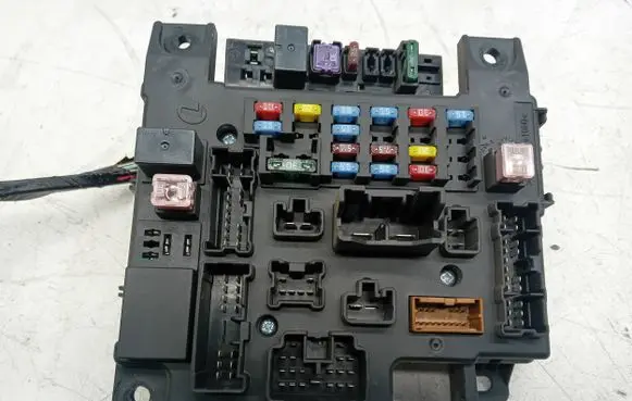 Mitsubishi Lancer VIII Fuse module 8637A313 519087548