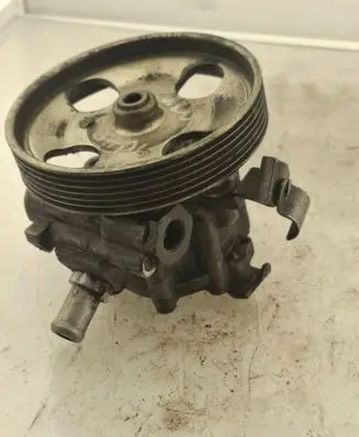 Peugeot Expert Power steering pump 9637000880