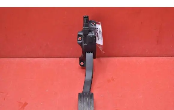 Volvo V60 Accelerator throttle pedal 31329061
