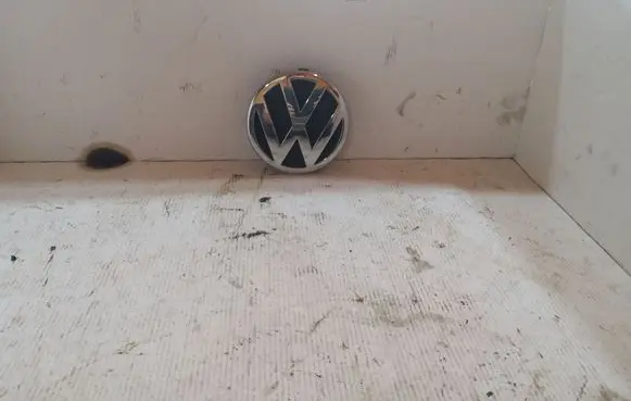 Volkswagen PASSAT B5.5 Manufacturer badge logo/emblem 3B0853601B
