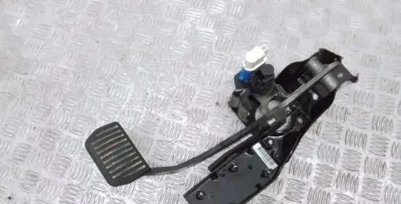 Volvo V70 Brake pedal 31202467