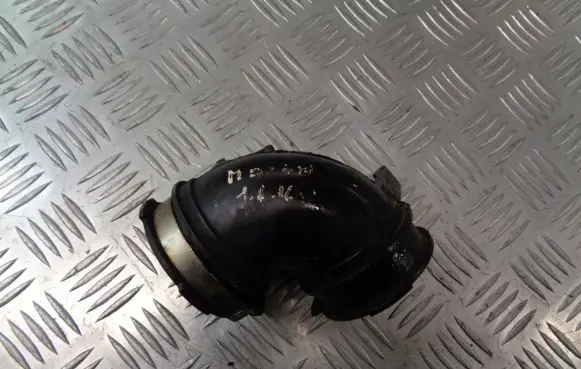 Mazda 3 I Air intake hose/pipe 0140811611