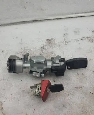 Ford C-MAX I Ignition lock 3M513F880AD