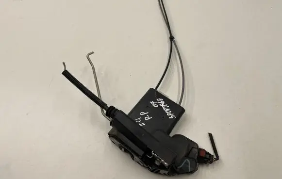 KIA Sportage Front door lock