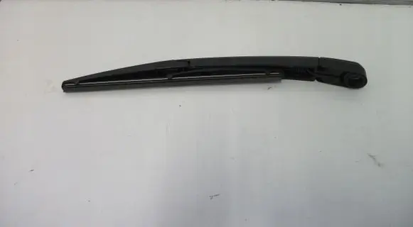Hyundai Kona I Rear wiper blade arm 