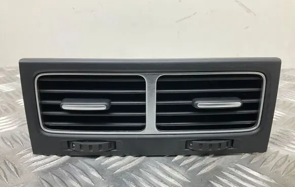 Volkswagen Touareg II Rear air vent grill 7P6819203A