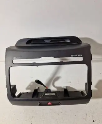KIA Sportage Radio/GPS head unit trim U097813810
