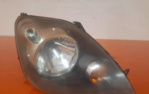 Ford Fiesta Headlight/headlamp 20-A847B