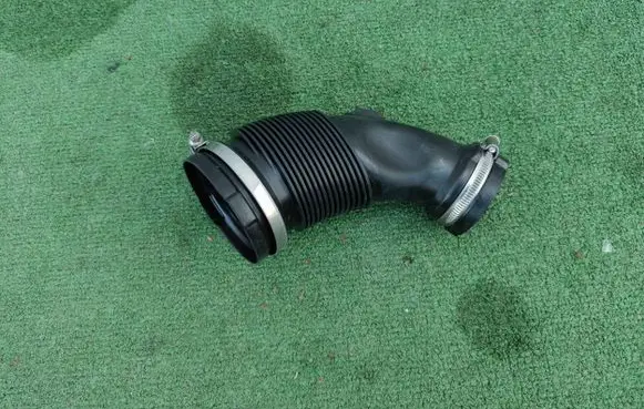 Audi A6 S6 C8 4K Air intake hose/pipe 04L129661