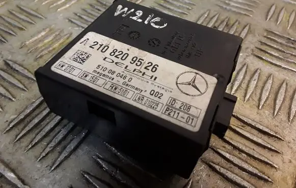 Mercedes-Benz E W210 Alarm control unit/module A2108209526 2108209526