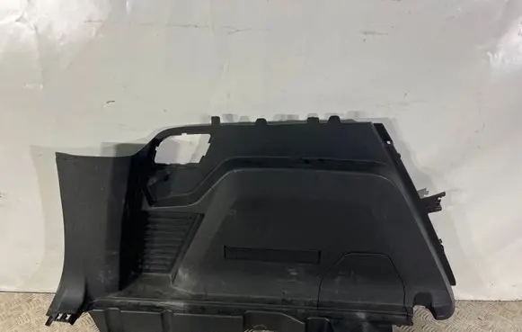 Trunk/boot lower side trim panel