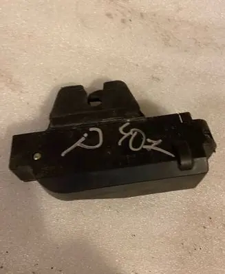 Peugeot 407 Tailgate exterior lock 9652301980 250904